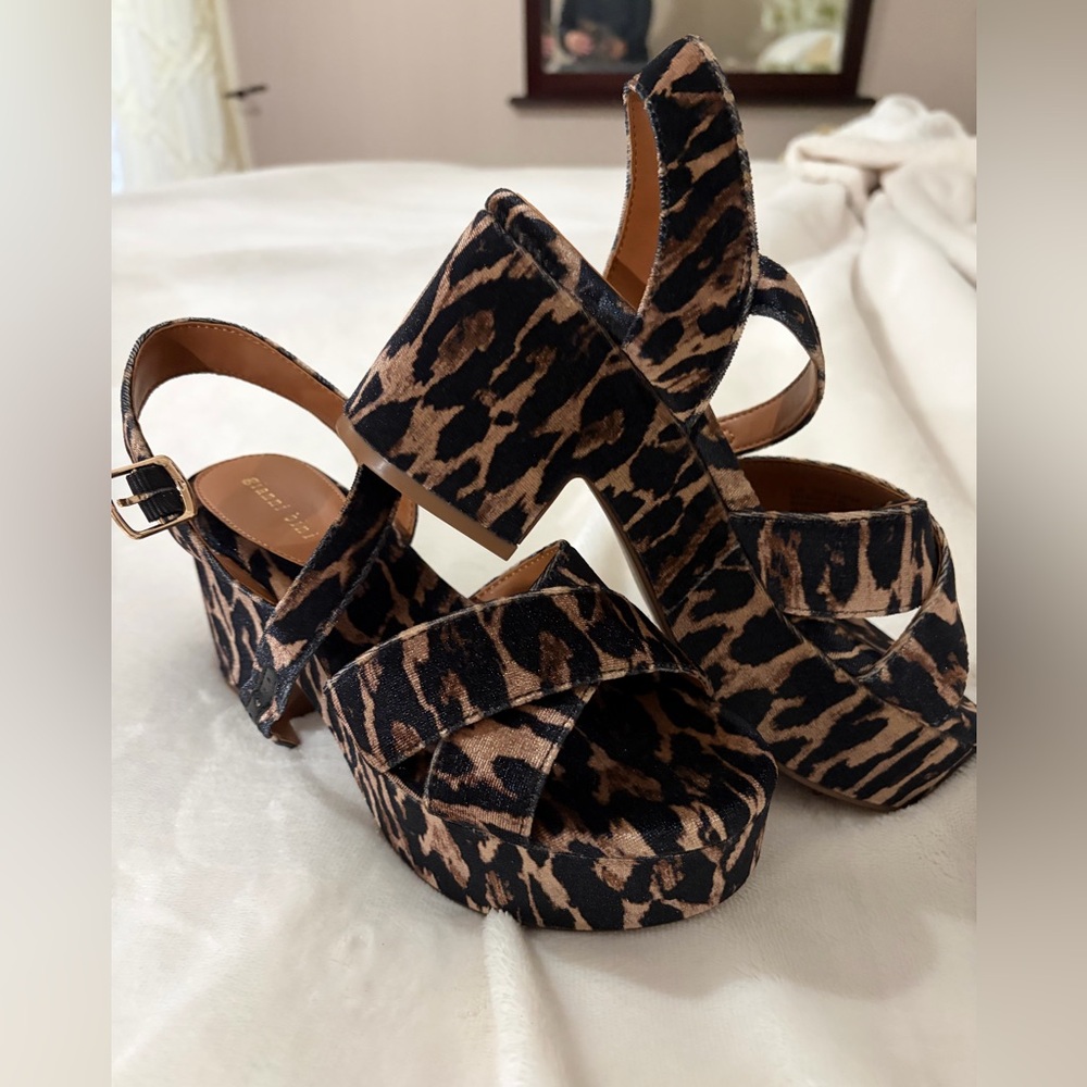 FINAL SALE Gianni Bini, Ladies, Leopard-Print Platform Black and Brown. 5.5. NEW